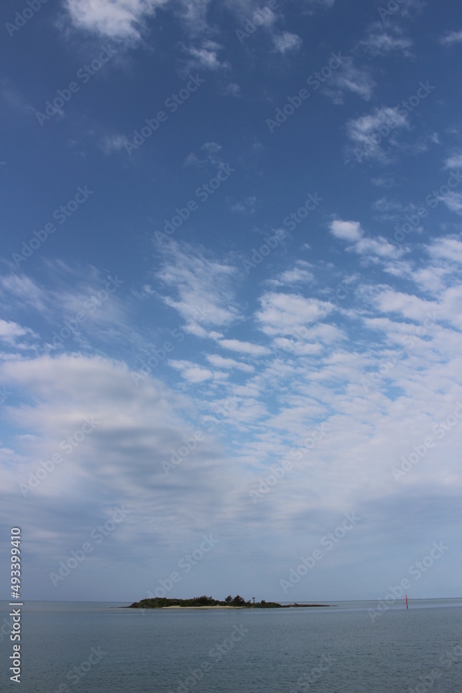 沖縄県宮古島　朝凪の風景