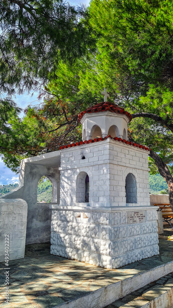 Obraz premium White Chapel on the Skiathos island