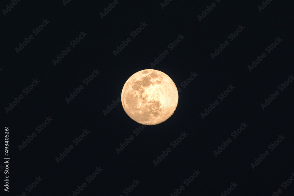 Obraz premium full moon over sky