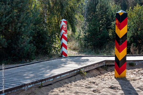 Deutsch Polnische Grenzpfähle am Strand in Usedom