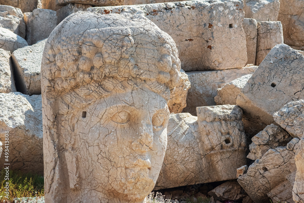 Mountain Nemrut, the mountain of Gods and Commagene Kings Mountain Nemrut, the mountain of Gods and Commagene Kings