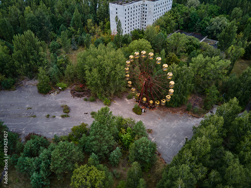 Canvas Print Aerial view of old abandoned Ferris wheel in the amusement park in the ghost town Pripyat Ukraine