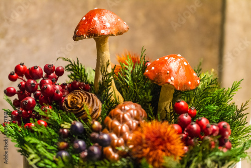 Natural Centrepiece with Berries and Mushrooms
