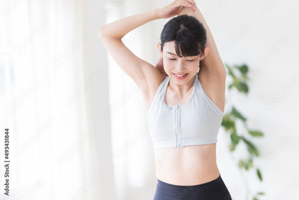 ストレッチをする女性 ストレッチをする女性