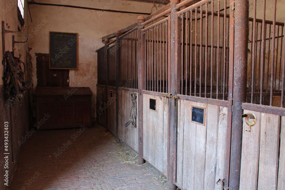 stables in saint-fargeau (france) stables in saint-fargeau (france)