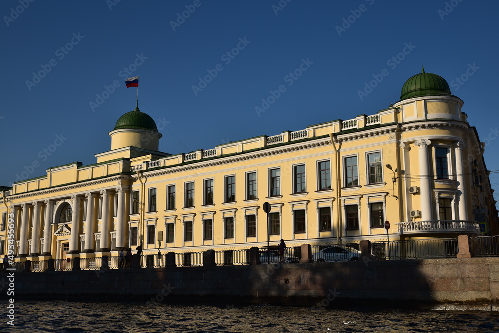 Palais des bords de la Neva à Saint-Pétersbourg. Russie