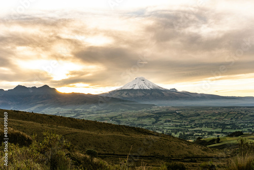 Obraz na płótnie Sunrise over Cotopaxi Volcano, Ecuador w salonie