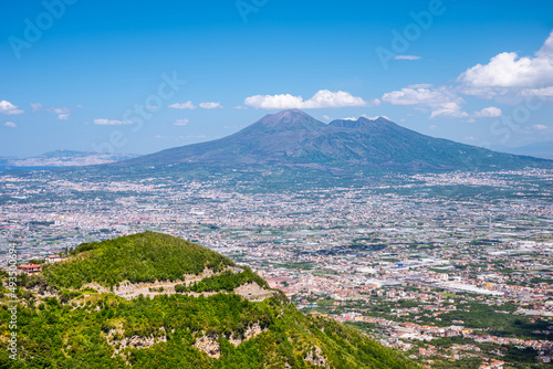 Wide view of the southern side of Mount Vesuvius and of the urban agglomeration that extends towards the Lattari Mountains.