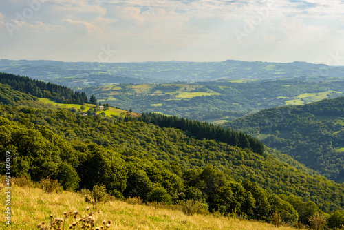 Vu sur la vall  e du Dourdou  Aveyron  Occitanie  France