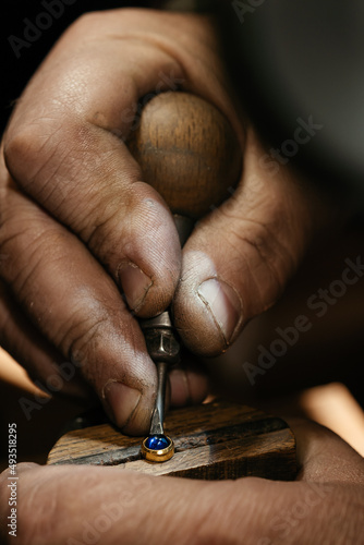 Cuadro en lienzo Craft jewelery making with professional tools