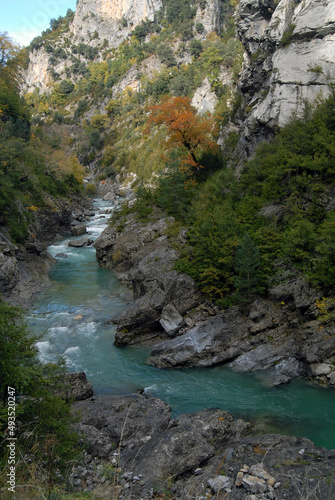 El pirineo en otoño en Ordesa. Huesca.España