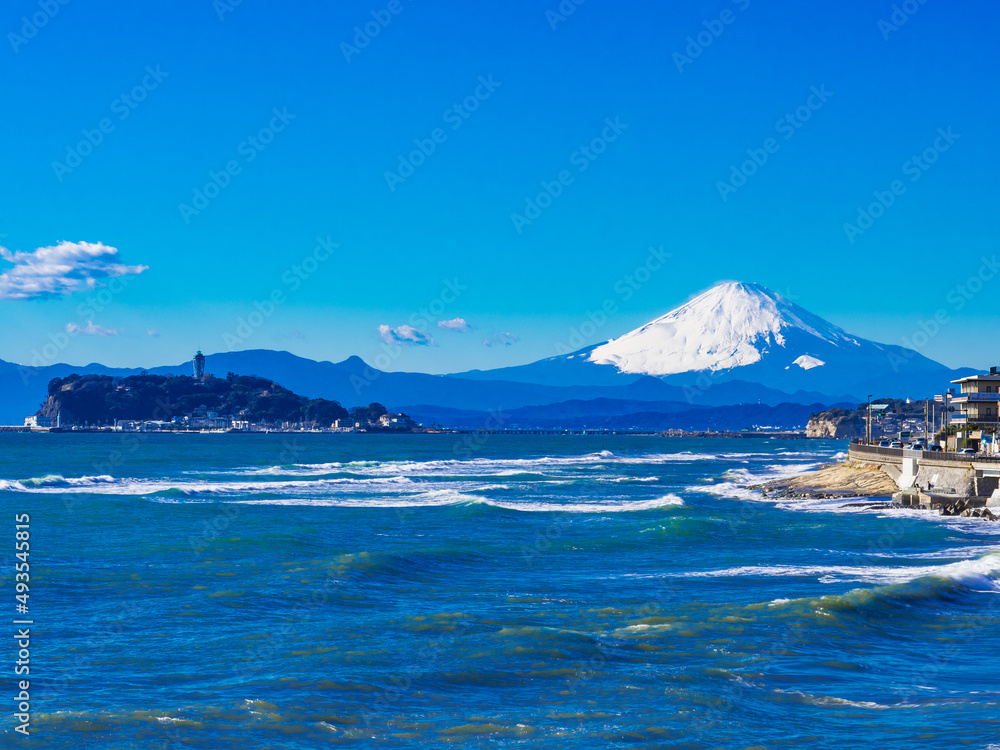 江の島と富士山 江の島と富士山