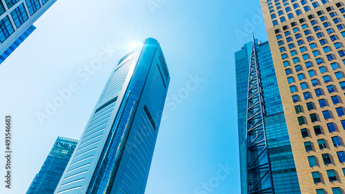 Scenery of a high-rise office building fitted with glass_41