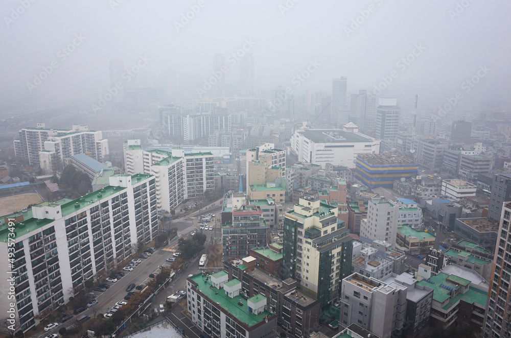 Korea Seoul, environmental pollution due to fine dust is serious now.
