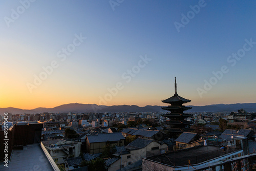 マジックアワーと八坂の塔「京都観光」