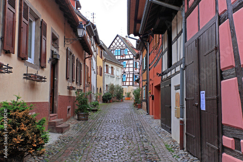 Fototapeta Naklejka Na Ścianę i Meble -  Streets of Eguisheim, Alsace, France