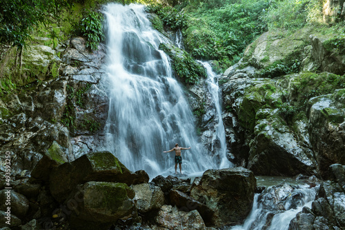 Obraz na płótnie waterfall in the forest, bath in Minca, Colombia, w salonie