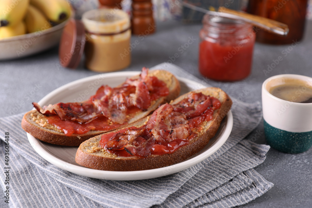 Sandwiches with peanut butter, strawberry jam and bacon Sandwiches with peanut butter, strawberry jam and bacon