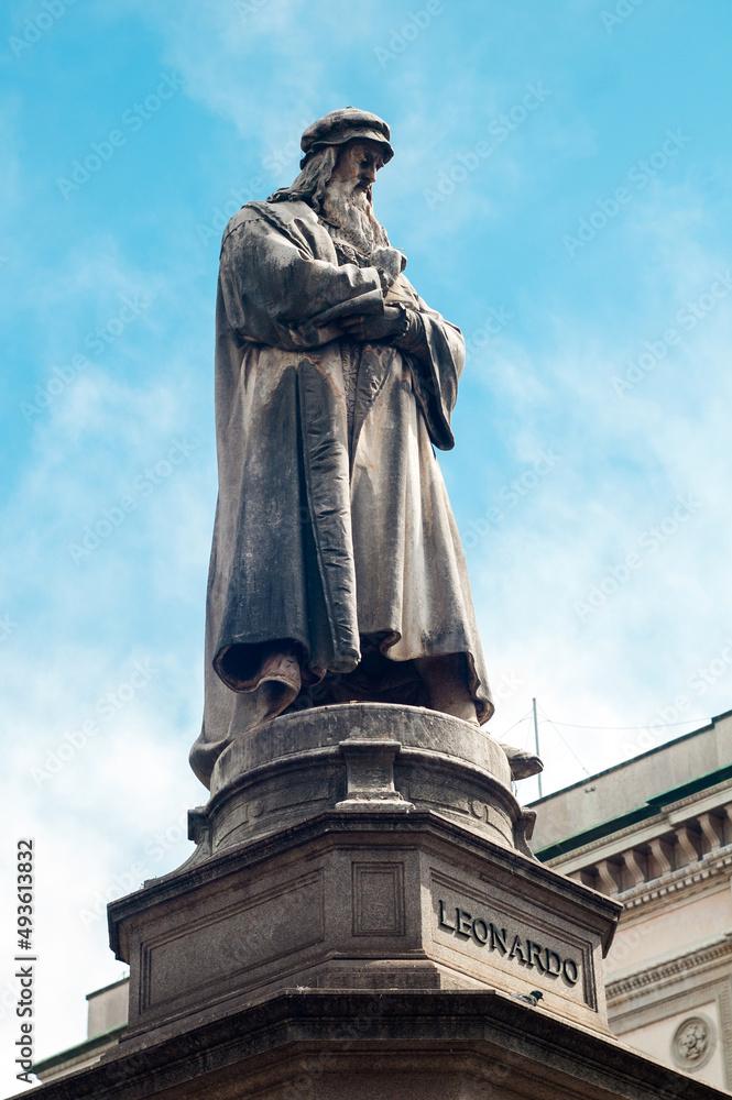 Statue of Leonardo da Vinci in the center of Milan, Italy
