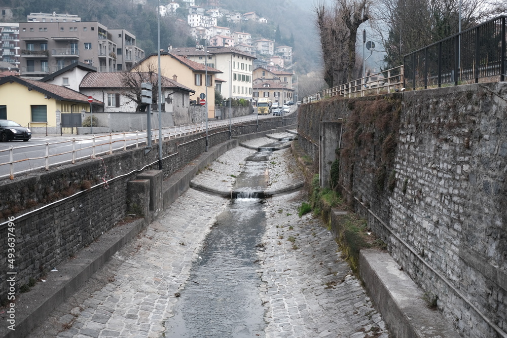 Il torrente Cosia a Como, Lombardia, Italia.