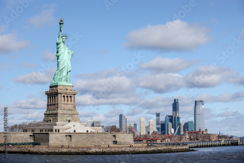 The Statue of Liberty in New York against a blue sky © Torval Mork