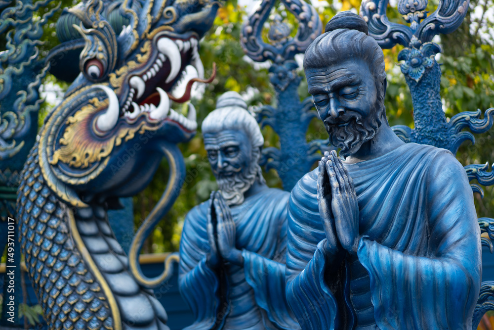 Wat Rong Seua Ten - Chiang Rai Blue Temple  