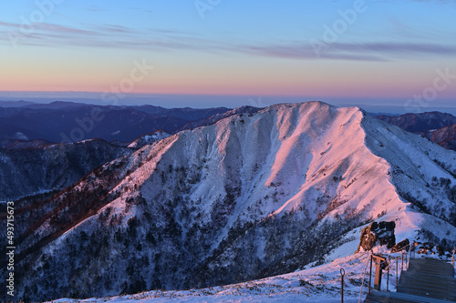 四国徳島県にある日本百名山「剣山」の冬景色