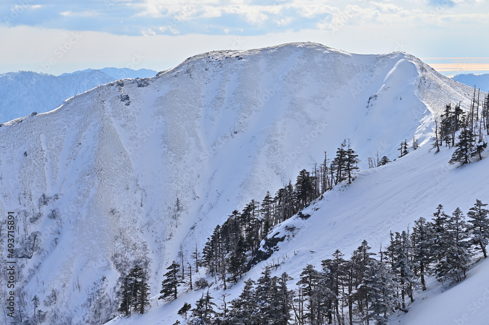四国徳島県にある日本百名山「剣山」の冬景色