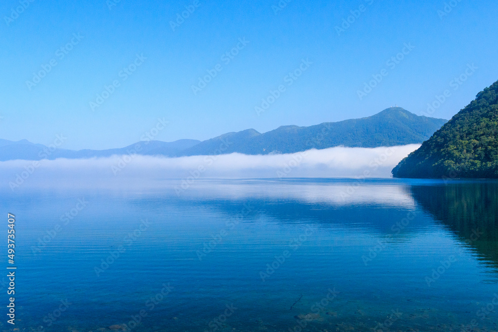 北海道千歳市、支笏湖の雲海【8月】 北海道千歳市、支笏湖の雲海【8月】