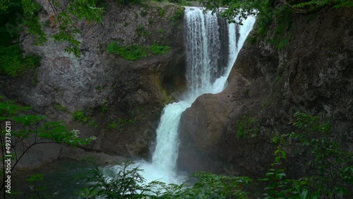 雑魚川にかかる大滝