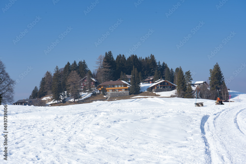 Welcome to high alpine snow capital, Winter in the Saas Valley, Activities for young and old, snow sports enthusiasts, adventurers, pleasure-seekers and all those who appreciate and love nature.