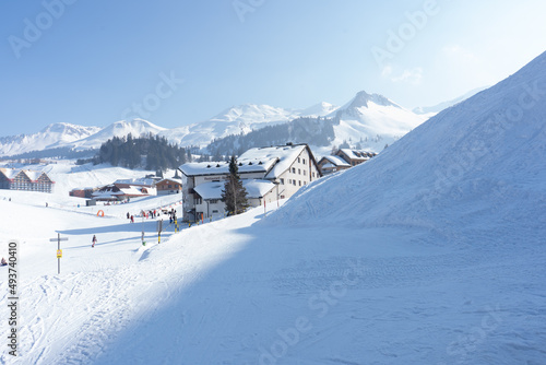 Welcome to high alpine snow capital, Winter in the Saas Valley, Activities for young and old, snow sports enthusiasts, adventurers, pleasure-seekers and all those who appreciate and love nature.