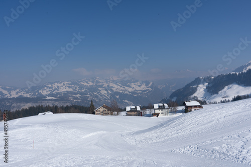 Welcome to high alpine snow capital, Winter in the Saas Valley, Activities for young and old, snow sports enthusiasts, adventurers, pleasure-seekers and all those who appreciate and love nature.