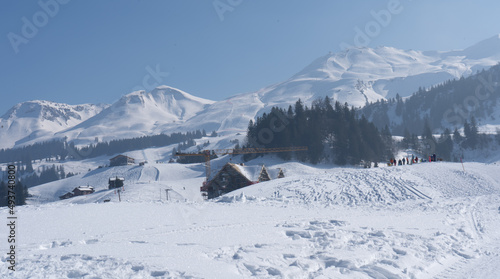 Welcome to high alpine snow capital, Winter in the Saas Valley, Activities for young and old, snow sports enthusiasts, adventurers, pleasure-seekers and all those who appreciate and love nature.