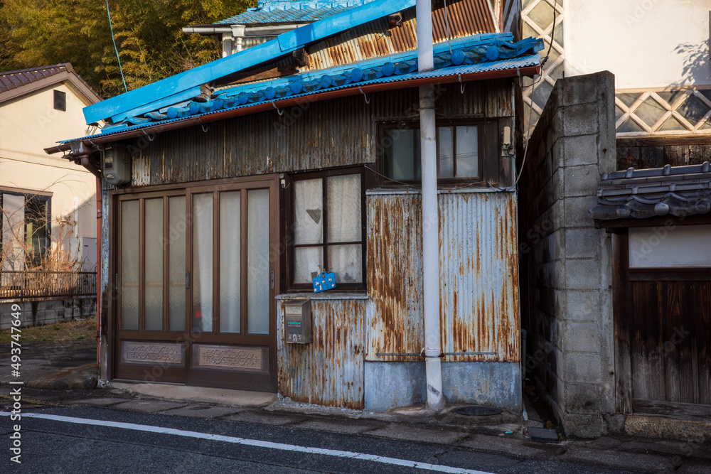 日本の岡山県浅口市寄島町で見た古くてとても美しい建物