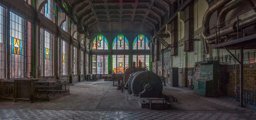 Tableau sur plexiglas Vieux bâtiments abandonnés Old abandoned Art Nouveau factory   © Arkadiusz