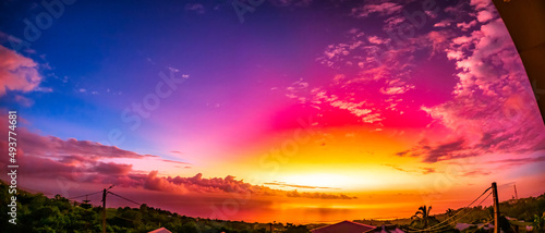 Extraordinary colors of a sunset in Reunion Island due to particles emitted by the Tunga Hunga volcano