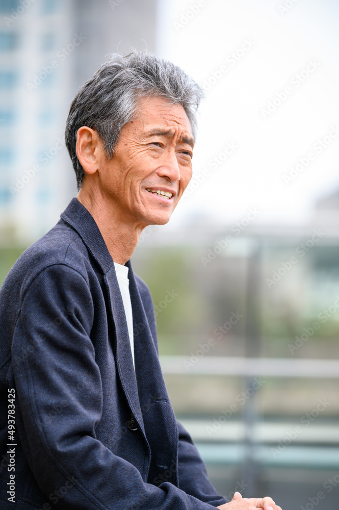 シニア男性 悩み 考え事 後悔 シニア男性 悩み 考え事 後悔