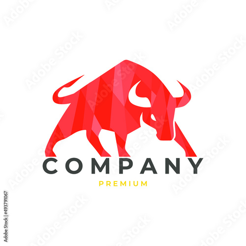 Attacking bull geometric illustration logo
