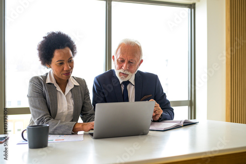 manager presenting the company results with the company owner
