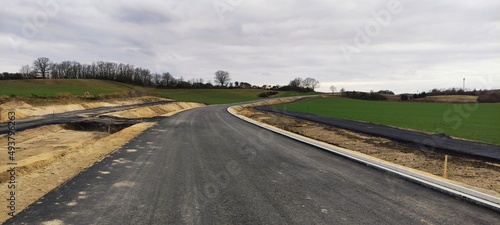 Budowa drogi w obszarze wiejskim. photo