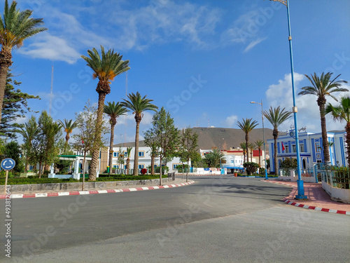 trees on the street © Idouhna