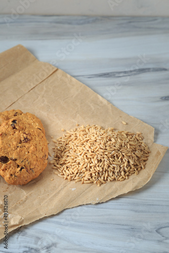 Oatmeal cookies with raisins, coconut and cinnamon.