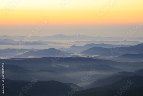 sunrise in the mountains © Jingyu