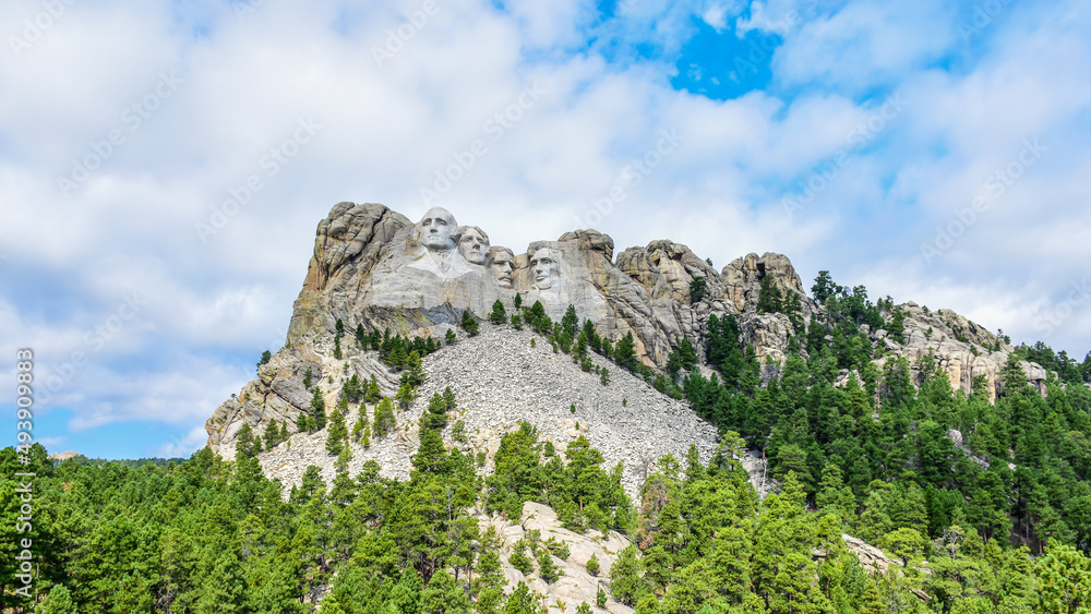 Mt. Rushmore National Memorial Park in Black hills, South Dakota. The sculptures of former U.S. presidents.