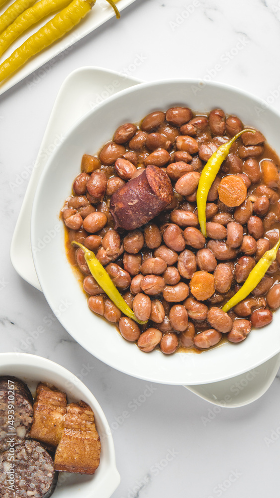 Beans recipe with chillies, black pudding and chorizo Beans recipe with chillies, black pudding and chorizo