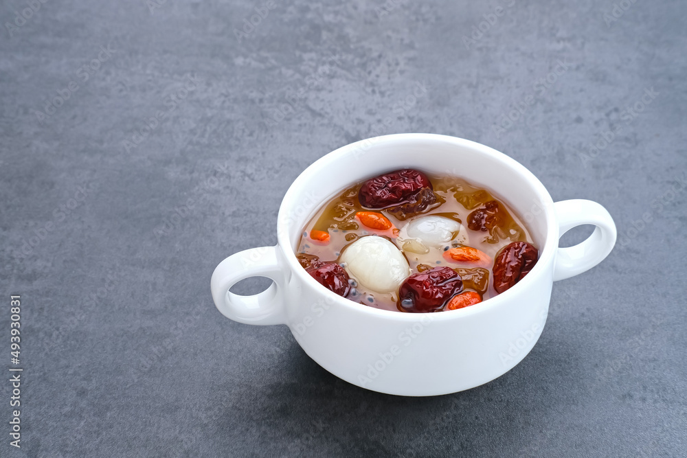 Peach Gum, Chinese traditional drink that contains peach gum, bird nest, red dates, snow fungus, goji berry, and rock sugar.
Peach Gum, Chinese traditional drink that contains peach gum, bird nest, red dates, snow fungus, goji berry, and rock sugar.