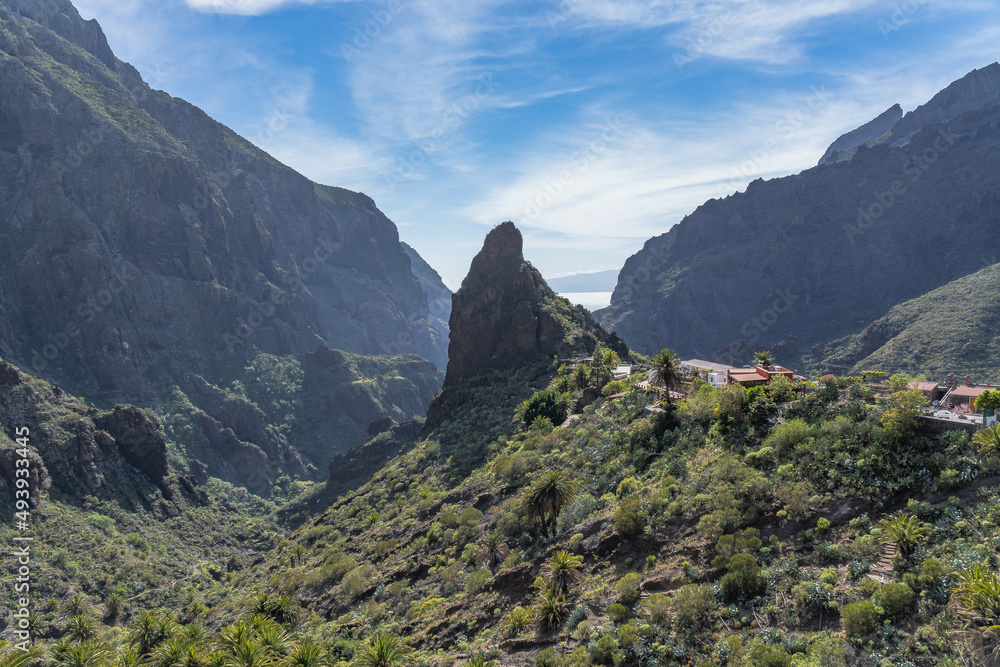 Fototapeta premium Pueblo de Masca (entre barrancos)
