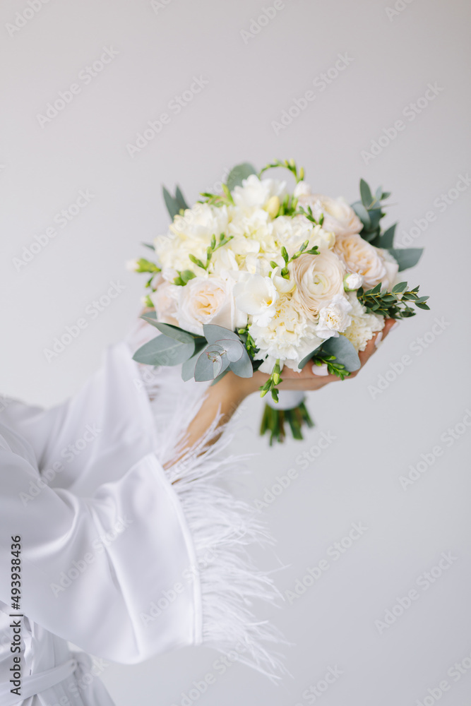 white wedding bouquet