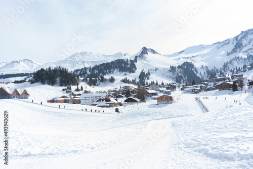 Welcome to high alpine snow capital, Winter in the Saas Valley, Activities for young and old, snow sports enthusiasts, adventurers, pleasure-seekers and all those who appreciate and love nature! The f